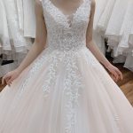 Váy cưới màu hồng Pastel vừa tinh tế, vừa ngọt ngào