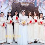 Áo dài đính hôn của cô dâu Thảo Ly thật xinh đẹp