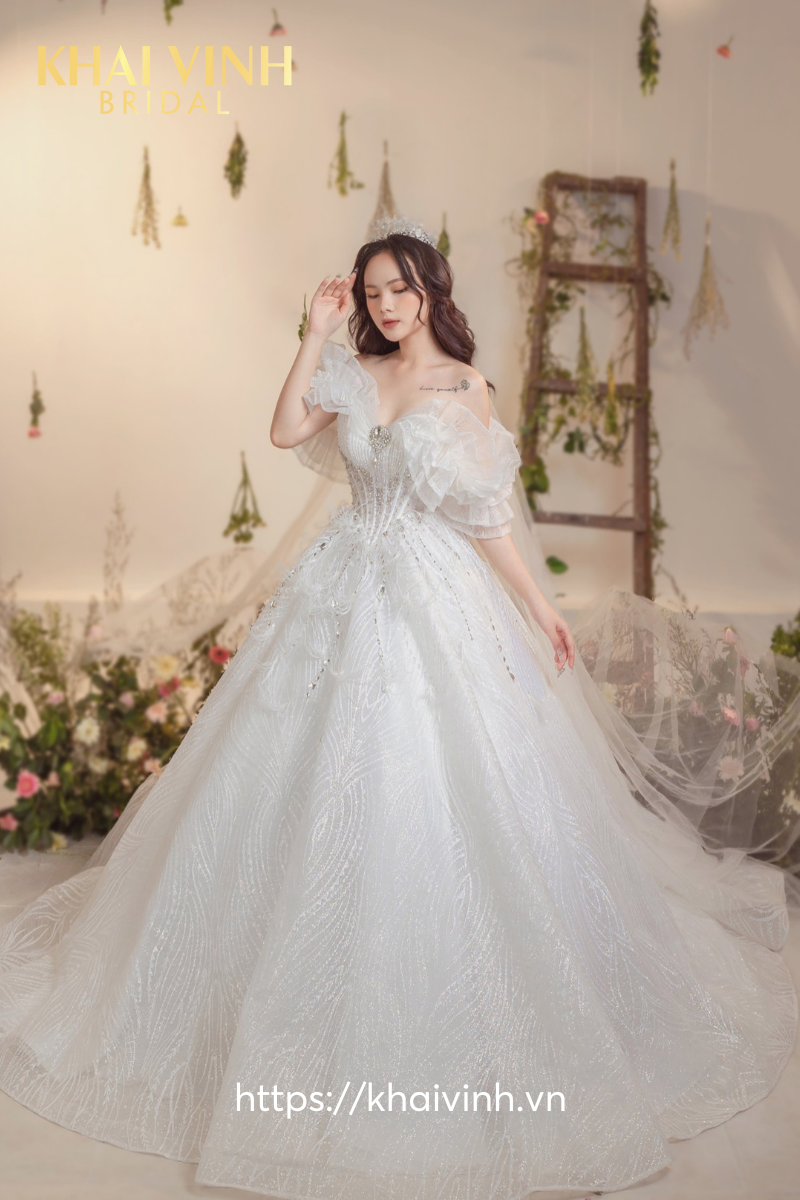 REN Bridal Studio-Cửa hàng váy cưới thiết kế theo dáng cô dâu Việt