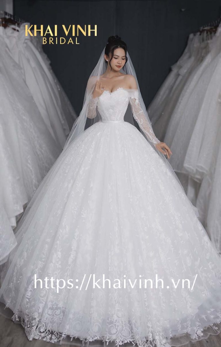 Trang chủ 20 vay cuoi cong chua tre vai tay dai voi hoa van nhan chim