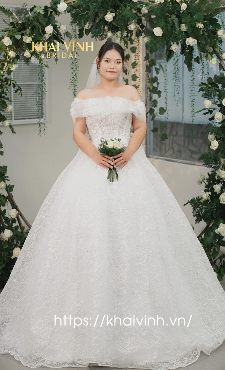 Trang chủ 6 vay cuoi size lon vai ngang