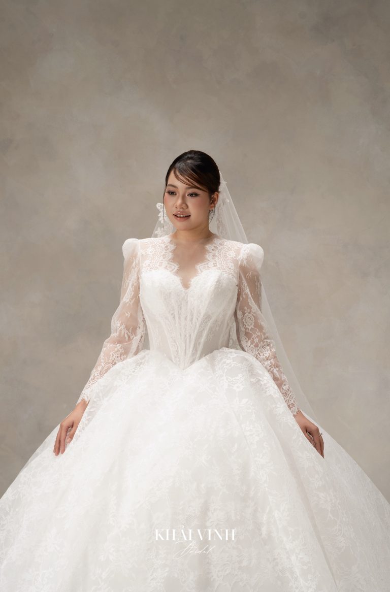 Váy cưới ren